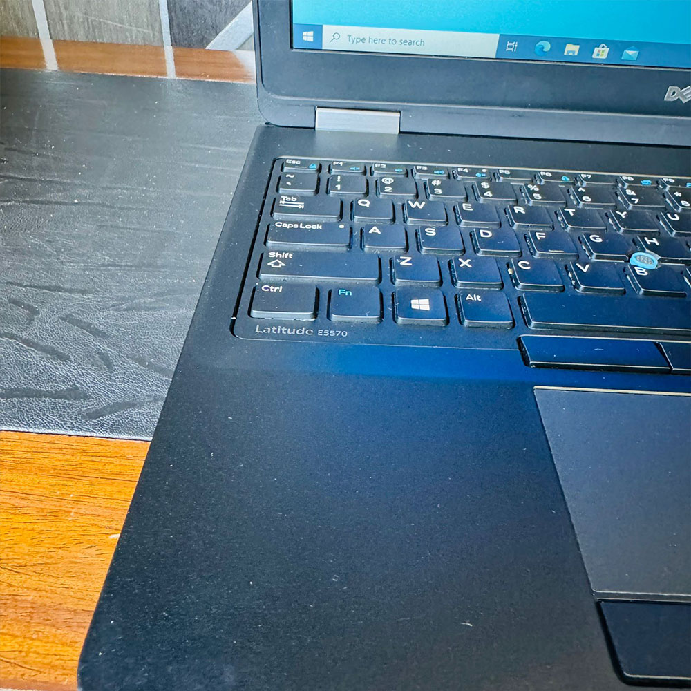 Dell Latitude E5570 Laptop | 256GB SSD | 8GB RAM | Core i7 6th Generation | Intel Quad Core i7-6820HQ | Numpad Backlit Keyboard | 15.6″ FHD IPS Display | Laptop - Image 6