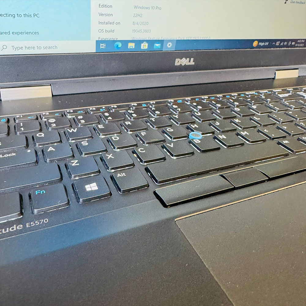 Dell Latitude E5570 Laptop | 256GB SSD | 8GB RAM | Core i7 6th Generation | Intel Quad Core i7-6820HQ | Numpad Backlit Keyboard | 15.6″ FHD IPS Display | Laptop - Image 7