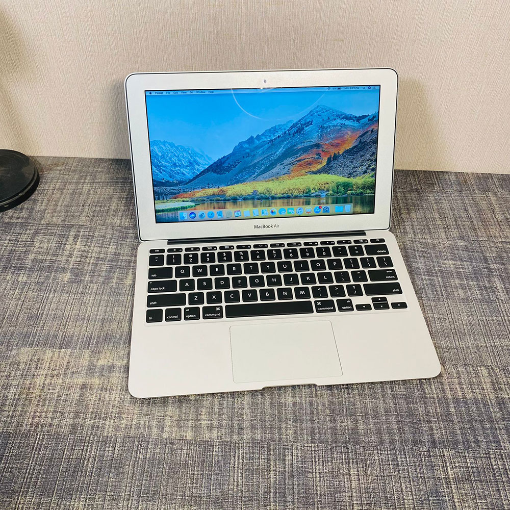 Apple MacBook Air 2015 | 128GB SSD | 4GB RAM | 1.6GHz Intel Core i5 | 5th Gen | 11.6-inches Display | 10 Hours Battery | MacBook - Image 2
