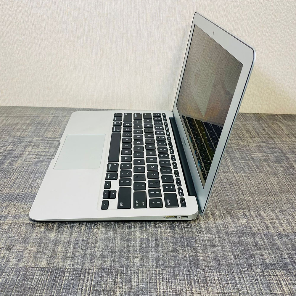 Apple MacBook Air 2015 | 128GB SSD | 4GB RAM | 1.6GHz Intel Core i5 | 5th Gen | 11.6-inches Display | 10 Hours Battery | MacBook - Image 6