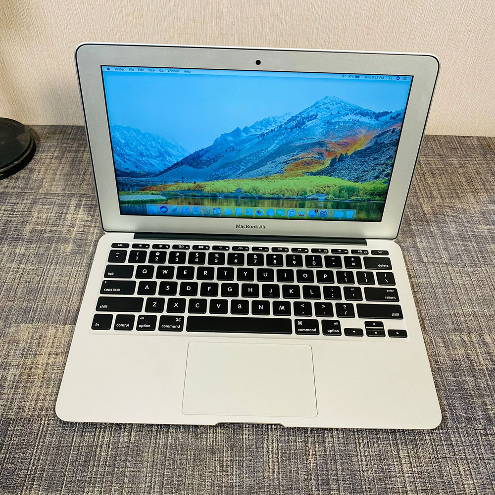 Apple MacBook Air 2015 | 128GB SSD | 4GB RAM | 1.6GHz Intel Core i5 | 5th Gen | 11.6-inches Display | 10 Hours Battery | MacBook - Image 4