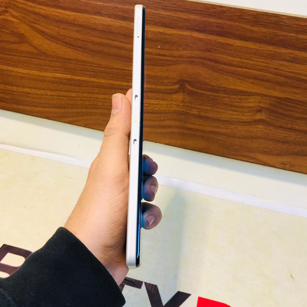 Lenovo Docomo D-42A | 64GB Storage | 4GB RAM | Snapdragon 665 | 8.0″ Display | Wi-Fi | 5000 mAh Battery | 8MP Camera | Tablet PC - Image 5