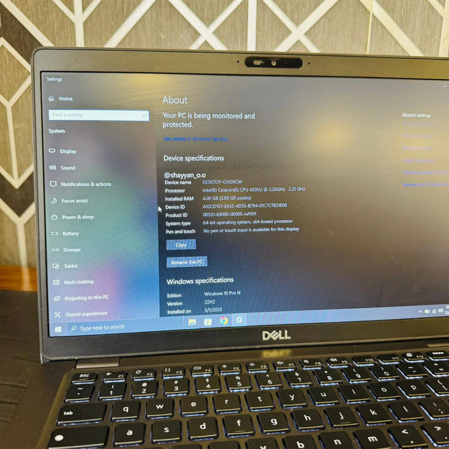 Dell Latitude 5400 Chromebook | 128GB SSD | 4GB RAM | Intel Celeron 4305U 2.20GHz | Windows 10 | 14″ HD Display | Backlit Keyboard | Laptop - Image 4