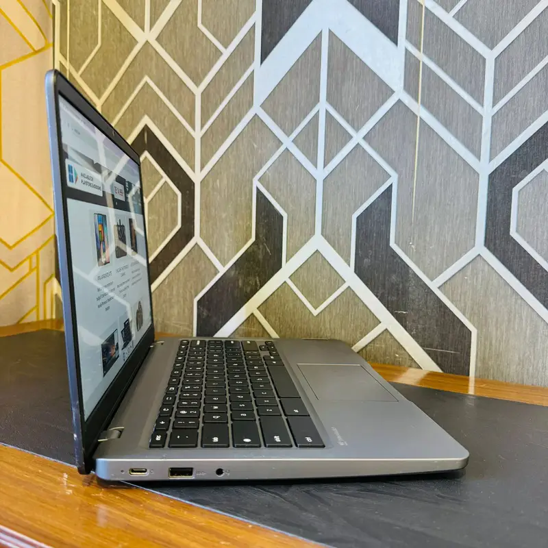 Lenovo ChromeBook 14E Gen 3 | 8GB RAM | 128GB Storage | 14″ Full HD Display | 2033 Updatable | Playstore Supported | 10 Hours Battery | ChromeBook - Image 4