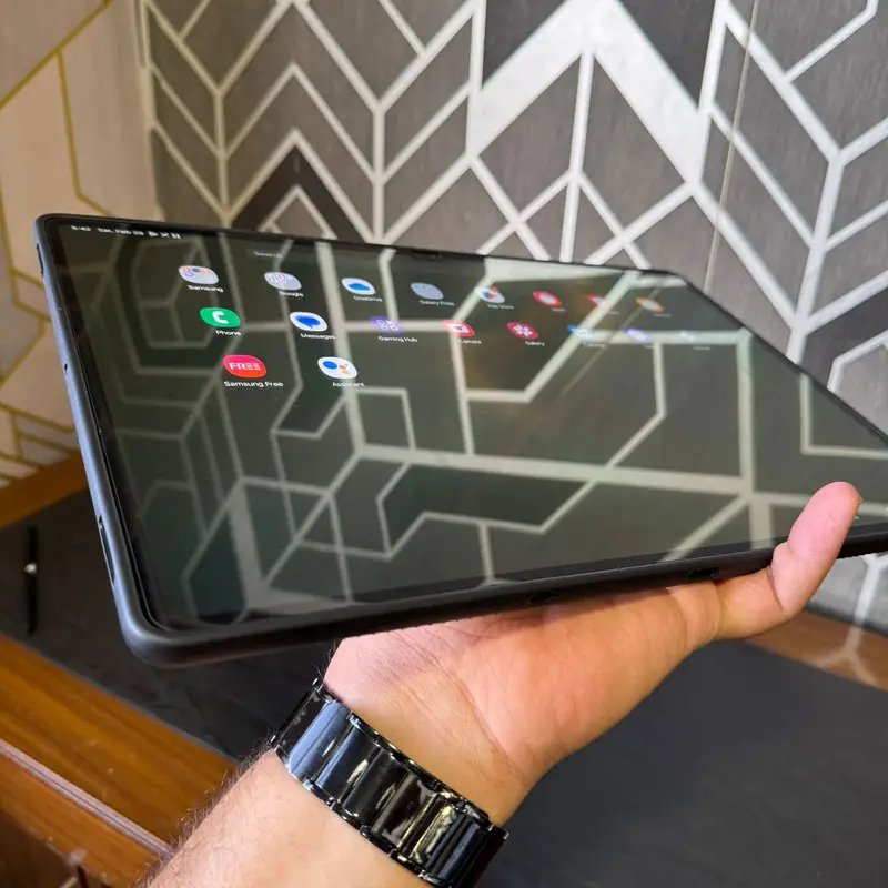 Samsung Galaxy Tab S8 Ultra | 256GB ROM | 12GB RAM | 14.6″ Super AMOLED Display | Snapdragon 8 Gen 1 | Android 12 | Original S Pen | 11200 mAh Battery | WiFi | Tablet PC - Image 2