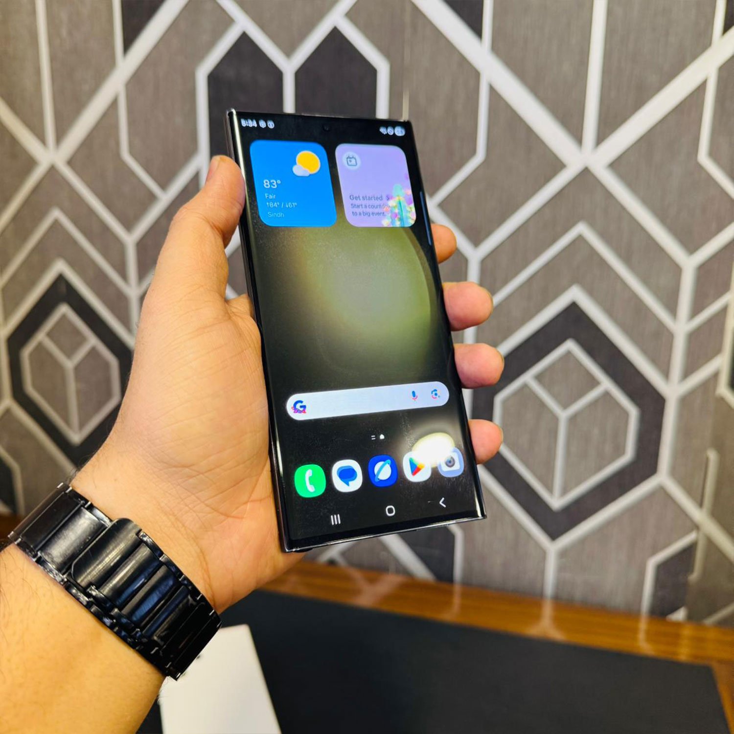 Samsung Galaxy S23 Ultra | 512GB Storage | 12GB RAM | Snapdragon 8 Gen 2 | 5000 mAh Battery | 200MP Quad Camera | Dual SIM (Physical + E-SIM) | Official PTA Approved | Mobile Phone - Image 3