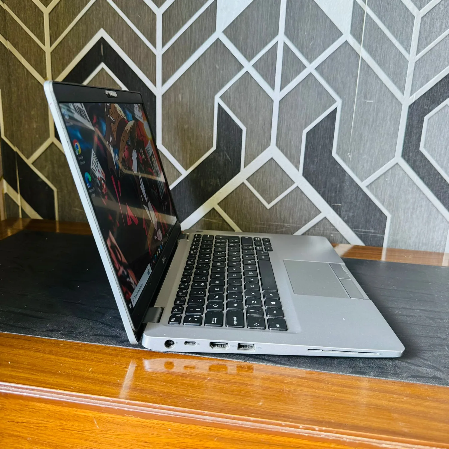 Dell Latitude 5310 Laptop | 256GB SSD | 8GB RAM | Intel Core i5-10310U | 10th Gen | 13.3 Inch Display | Windows 10 | Laptop - Image 5