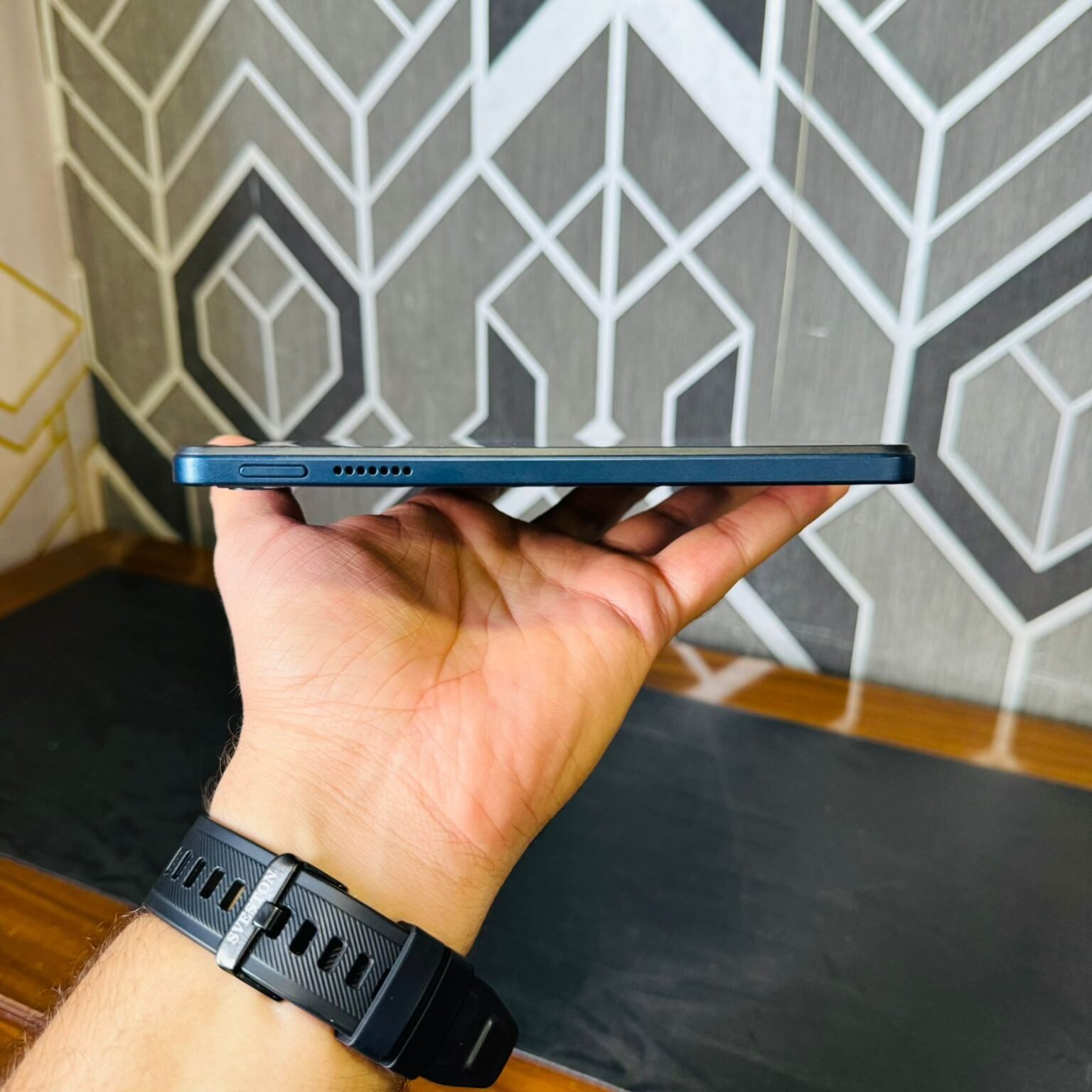 Lenovo | Tab M10 5G | 64GB ROM | 4GB RAM | 10.61″ 2K Display | Snapdragon 695 | Android 13 | 7700mAh Battery | 5G | Tablet PC - Image 9
