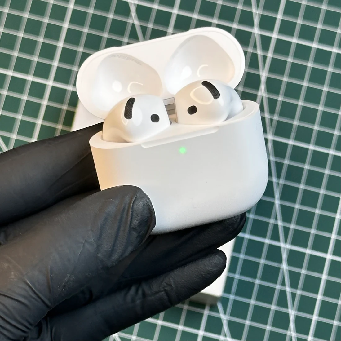 Airpods 4 USB | C ANC Buzzer With Free Case - Image 4
