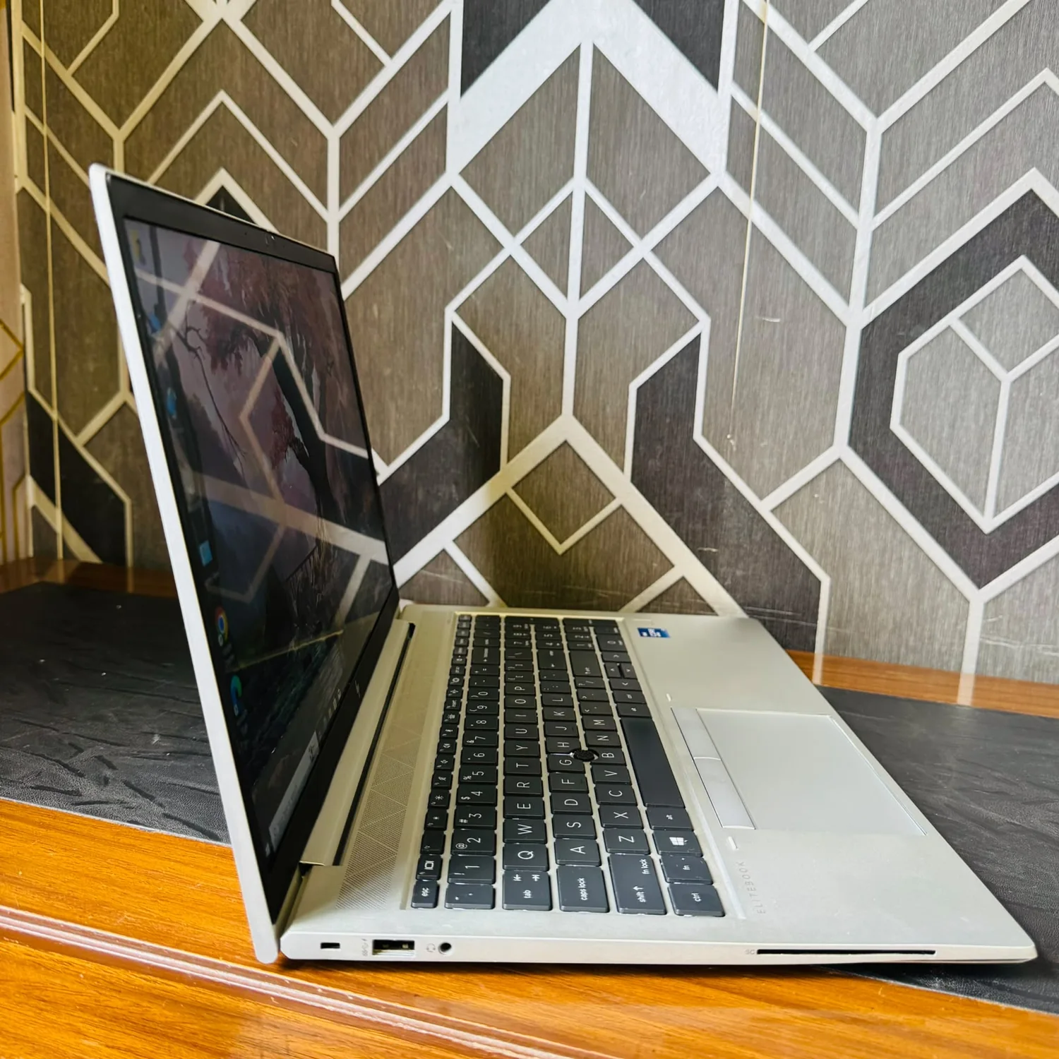 HP | EliteBook 850 G8 Laptop | 256GB SSD | 8GB RAM | Core i7-1185G7 | 11th Gen | 15.6″ FHD Display | Backlit Keyboard | Touchscreen | Laptop - Image 5