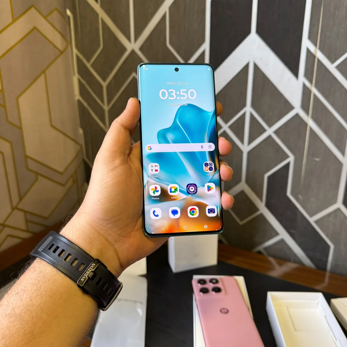 Motorola | Edge 60 Fusion | 256GB Storage | 12GB RAM | 6.7″ pOLED | Dimensity 7300 | 5200mAh Battery | Non PTA / Official PTA Approved | Mobile Phone - Image 6