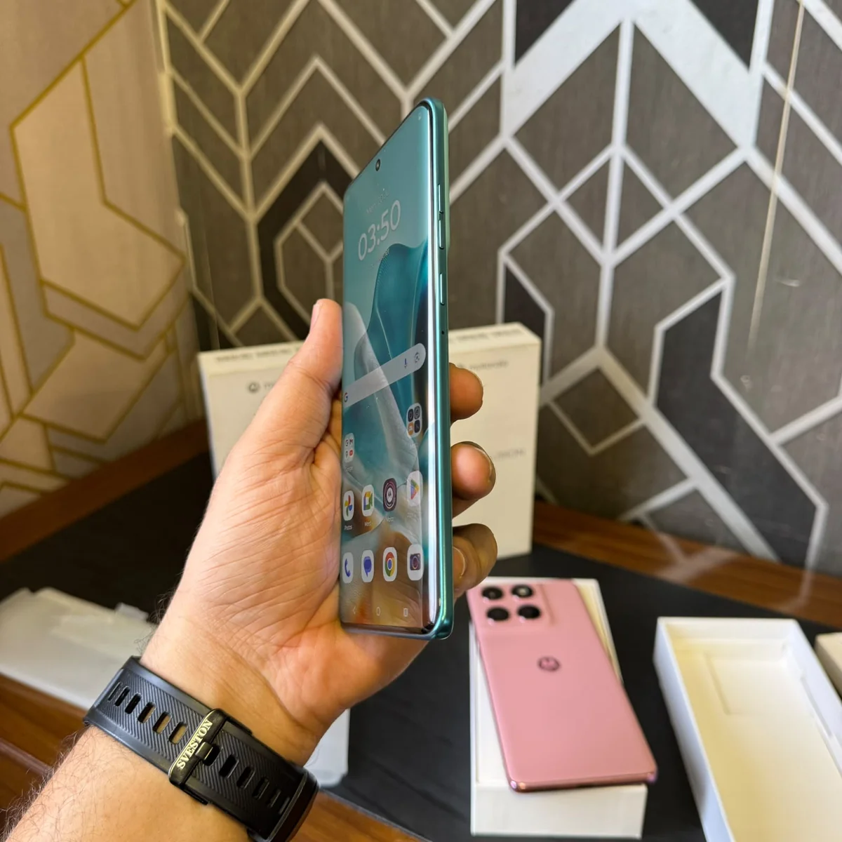 Motorola | Edge 60 Fusion | 256GB Storage | 12GB RAM | 6.7″ pOLED | Dimensity 7300 | 5200mAh Battery | Non PTA / Official PTA Approved | Mobile Phone - Image 7