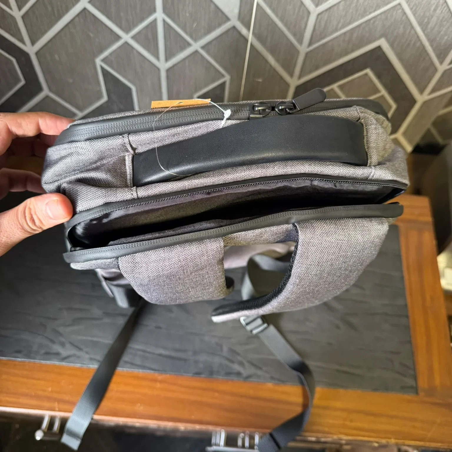 Lenovo Bag Thinkplus | B200 | 15.6-inch Laptop Backpack | Polyester + PU | Grey | 100% Original | Laptop Bags - Image 8