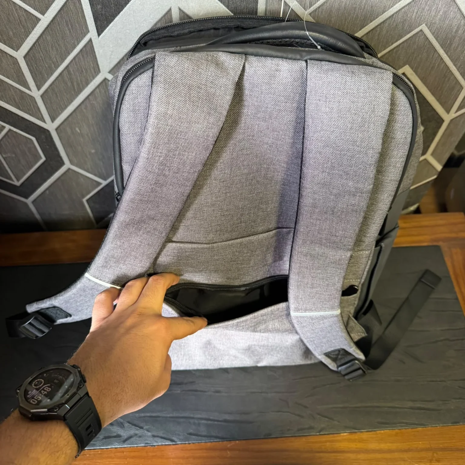 Lenovo Bag Thinkplus | B200 | 15.6-inch Laptop Backpack | Polyester + PU | Grey | 100% Original | Laptop Bags - Image 6