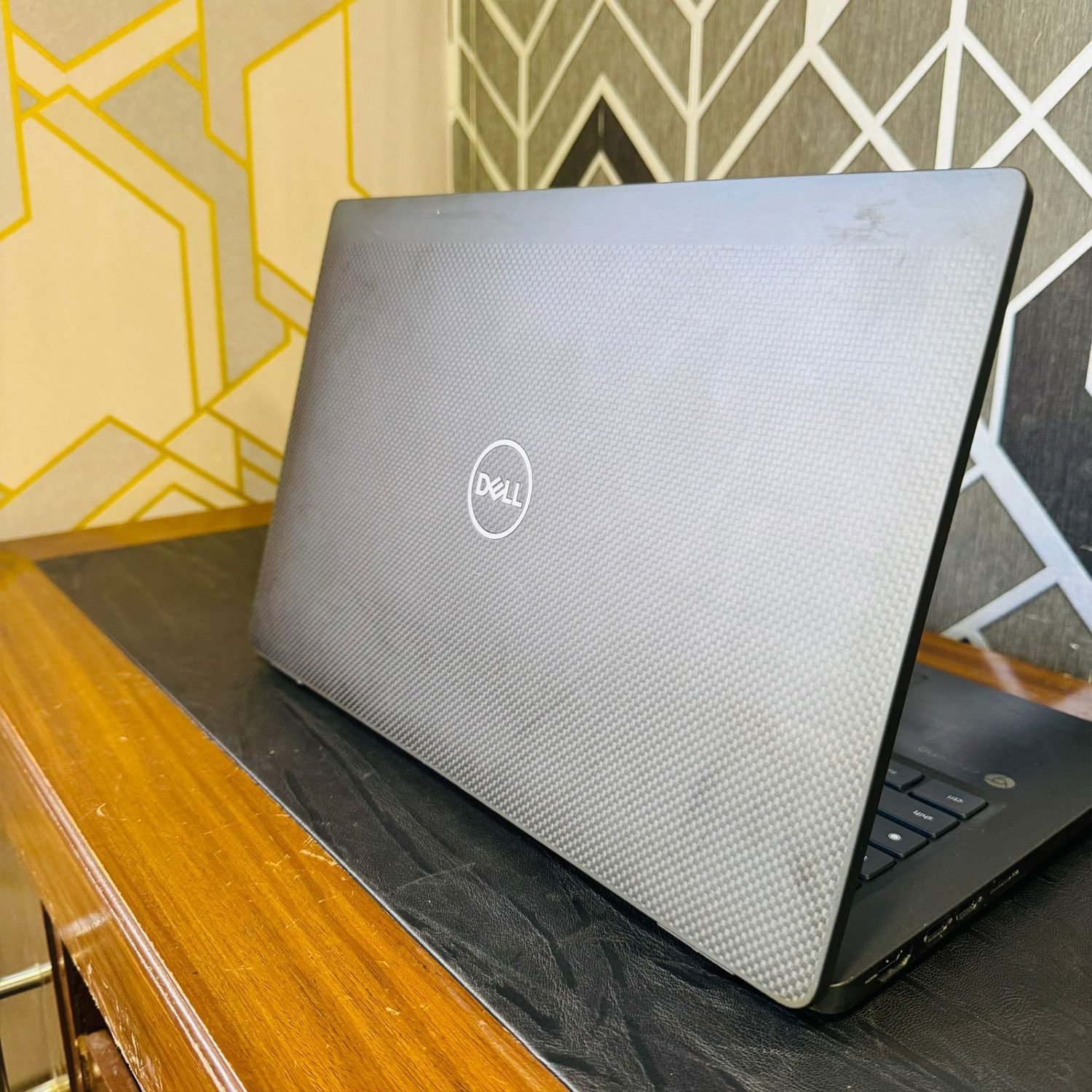 Dell Latitude 7410 Chromebook | Intel UHD Graphics | 16GB Ram | 256GB Storage (upgradable) | 14 inch FHD Display | Intel Core i5-10310U Quad-core 1.70 GHz | 2030 Updatable | Chromebook - Image 4