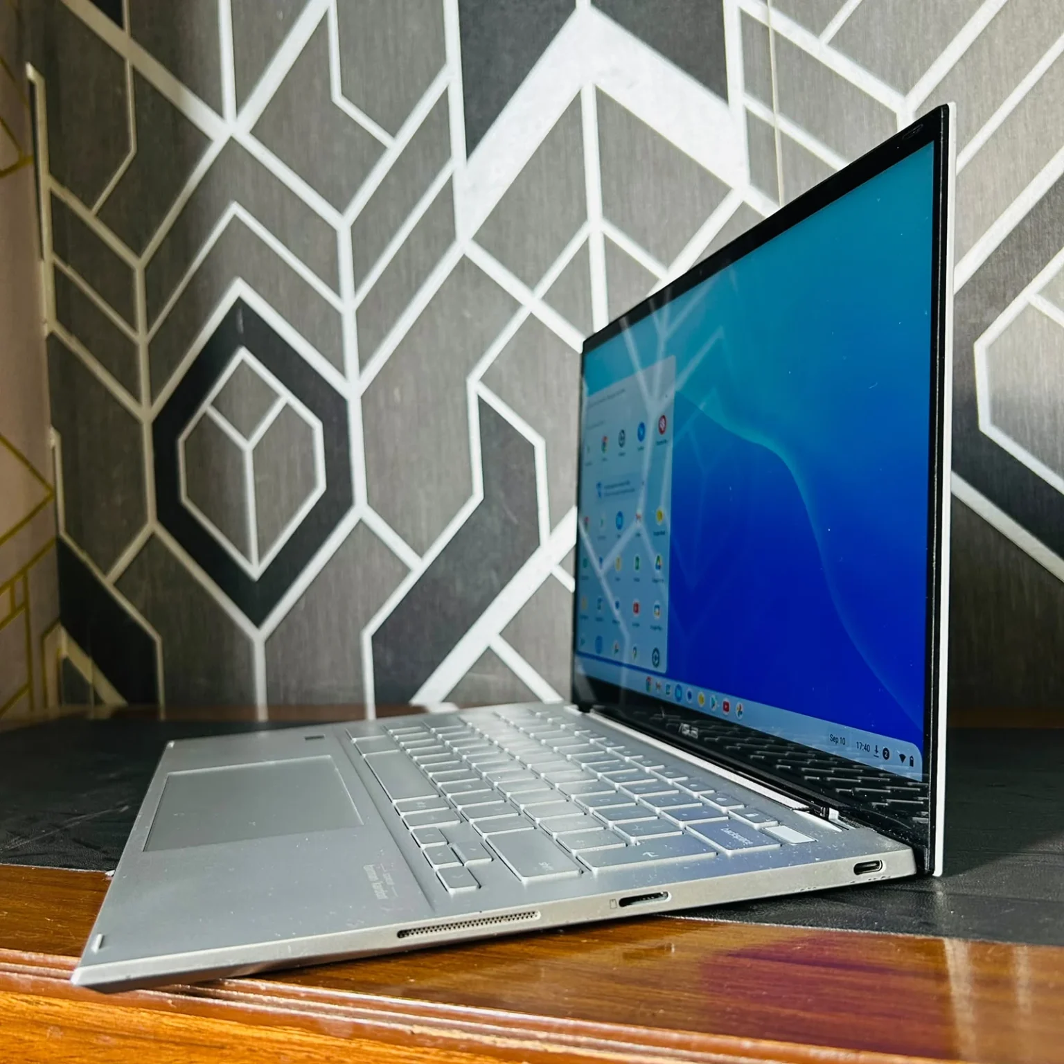 ASUS | C436F | Core i3-10110U 10th Gen | 8GB RAM | 128GB SSD | 14-inch FHD Touchscreen | 360 Rotate | Play Store | 2030 Updates | Chromebook - Image 3